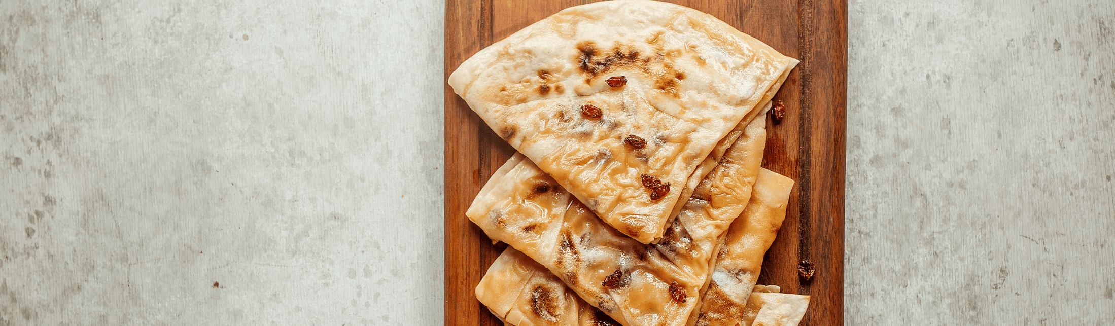 Délicieuses variétés de sandwichs naan à essayer absolument dans un restaurant indien